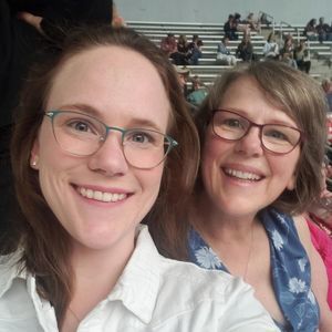 Meet your Posher, Caroline